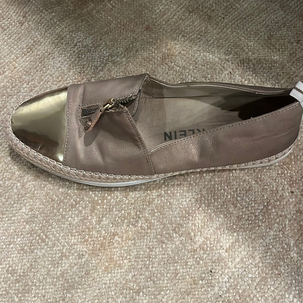 ANNE KLEIN ZIPDOWN ESPADRILLE SLIP-ON